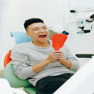 Use of a Mouth Mirror in Dentistry